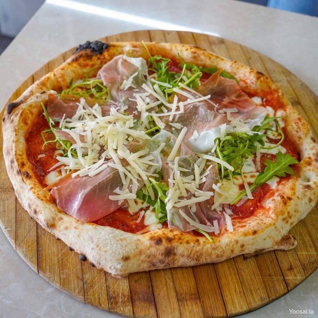 本格的な薪窯焼きナポリピザと手打ちパスタが逆輸入の名店 IL Tavolo